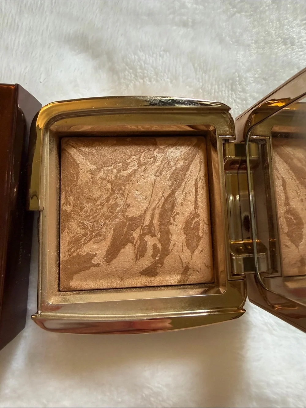 Hourglass bronzer in Luminous Bronze Light